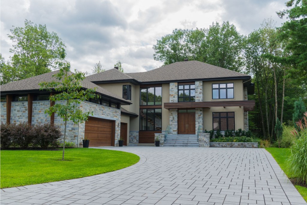Fountain Hills Single Level White Ranch with Palm Trees.jpg